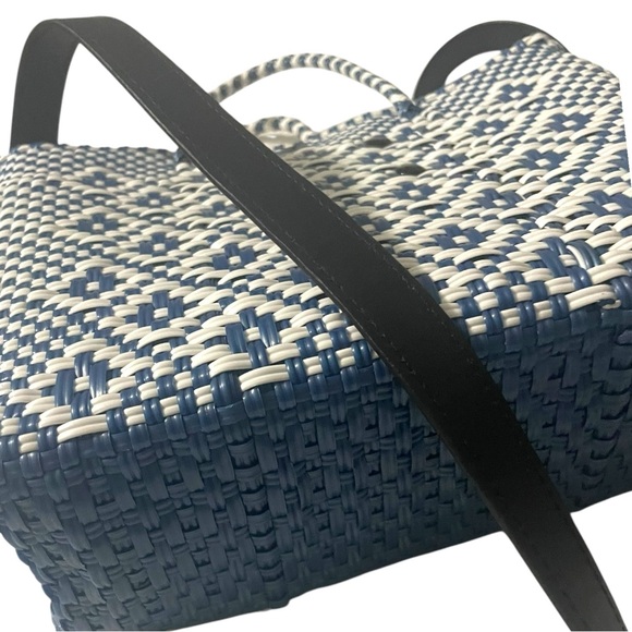 Tin Marin Woven Crossbody Artisan Bag Navy & White New with Tags 3 available - Picture 4 of 10